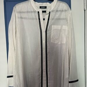 DKNY Women’s Button-Up Blouse White with Silver Threads. Size XL, GUC